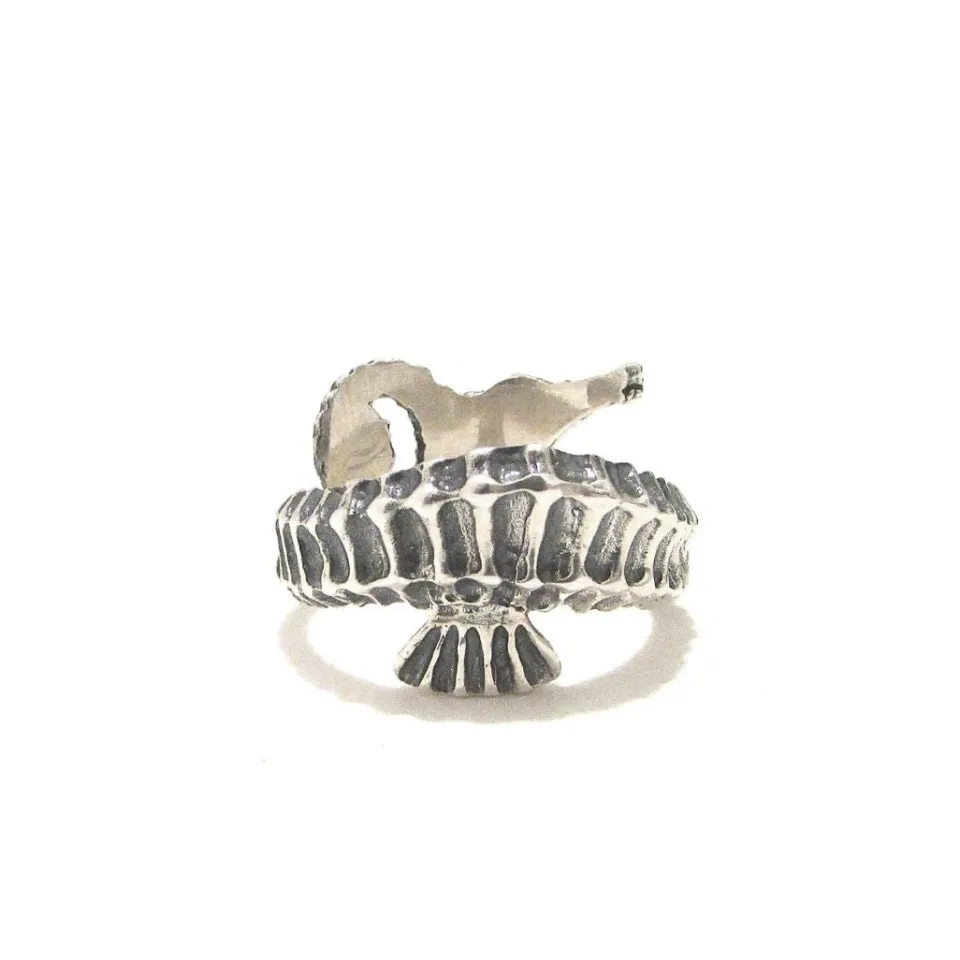anello_cavalluccio_marino_1.webp Anelli*Spadarella Gioielli Anello cavalluccio marino - AN645