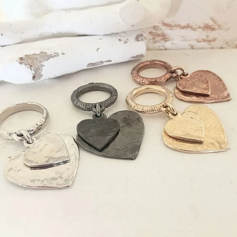 anello_cuori_martellati___2.webp Anelli*Spadarella Gioielli Anello cuori martellati - PSAN72